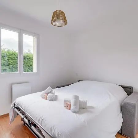 Maison Neuve A Proximite Immediate De St Emilion *