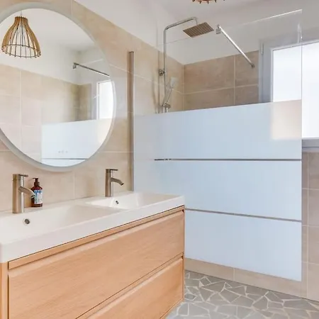 Maison Neuve A Proximite Immediate De St Emilion