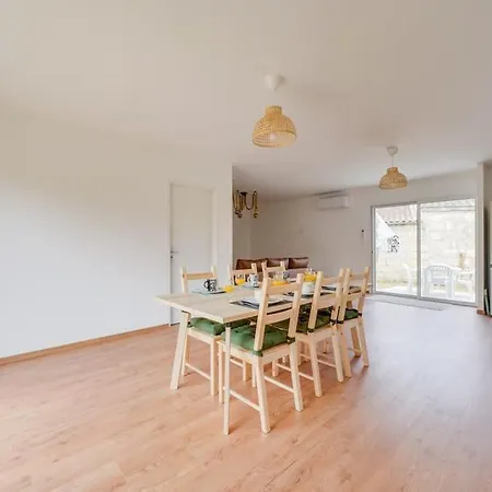 Maison Neuve A Proximite Immediate De St Emilion Vakantiehuis