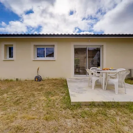 Maison Neuve A Proximite Immediate De St Emilion Holiday home *
