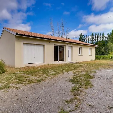 Holiday home Maison Neuve A Proximite Immediate De St Emilion Neac